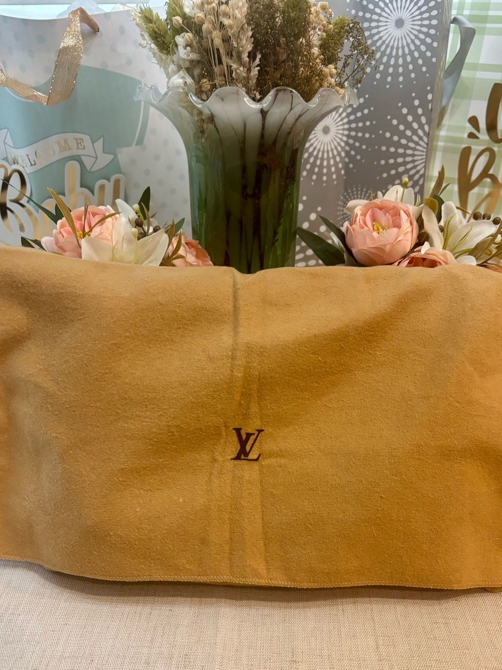 Make me an offer!! Authentic LV Vernis Beige Thompson in EUC!!! - Picture 12 of 12